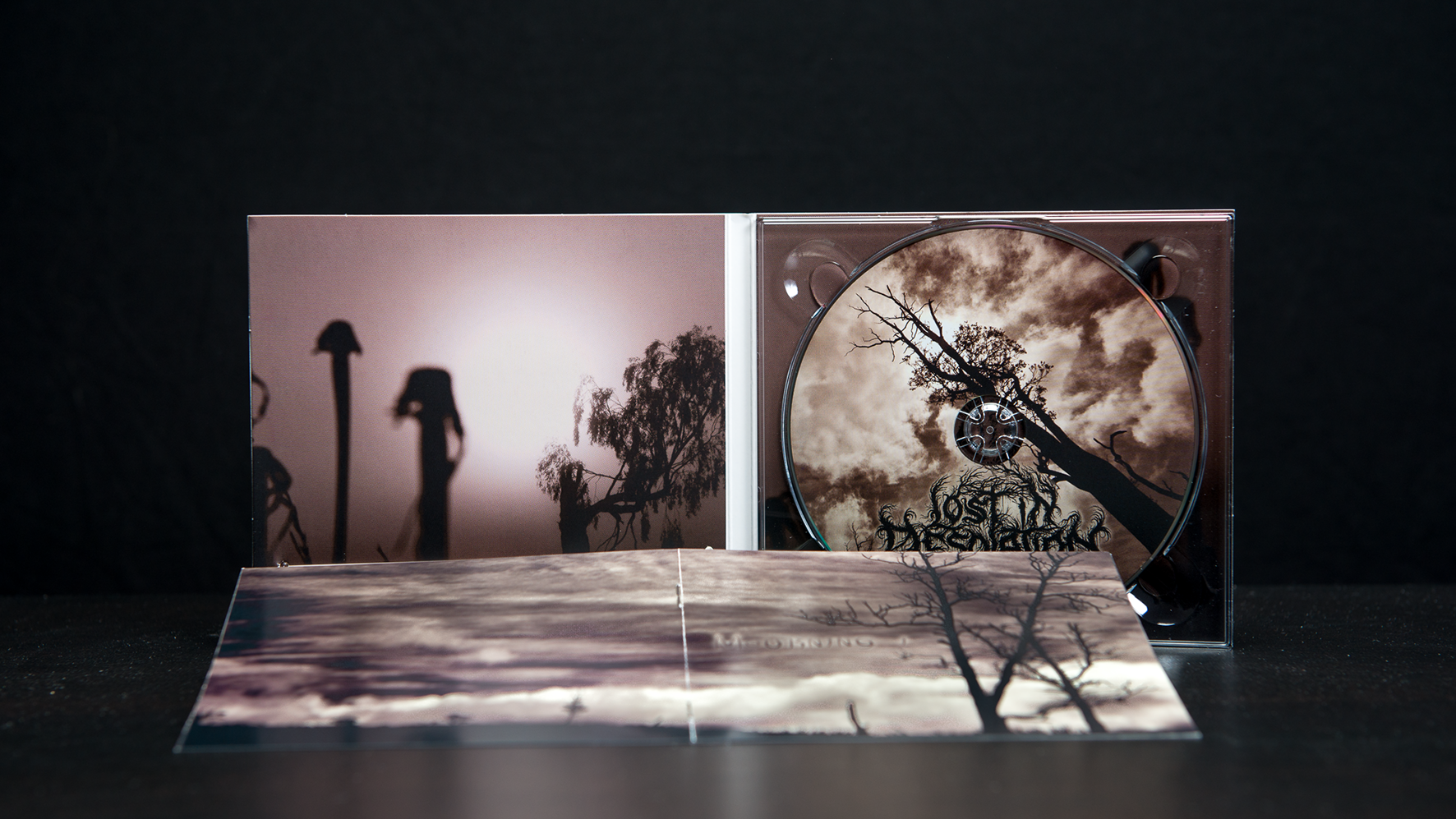 TR021CD_Lost_in_Desolation_-_Mourning_I_Presentation_2DhubZaqO0op8s